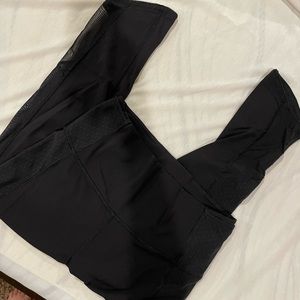 Lululemon size 10 cropped